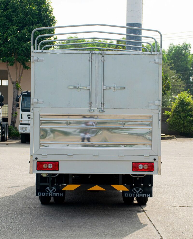 Xe tải 2.5 tấn thùng bạt Đô Thành IZ50M